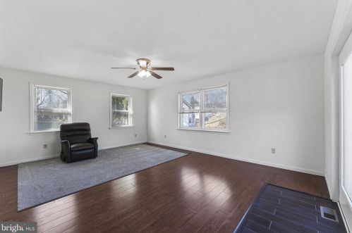 21 Clamer Ave, Collegeville PA  19426-2303 exterior