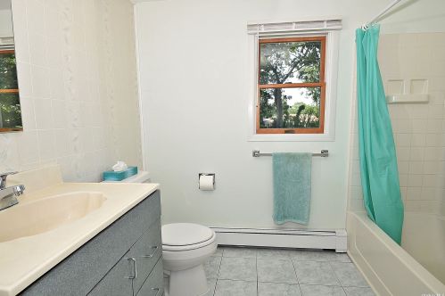 418 Walker St, Babylon NY  11704-3017 exterior