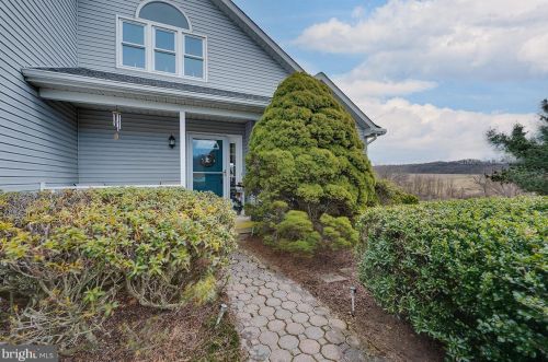 41 Robin Hill Rd, Krumsville, PA 19534-9601
