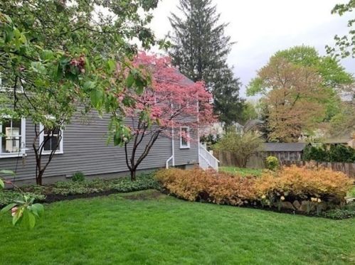 52 Church St, Dedham MA  02026-4340 exterior