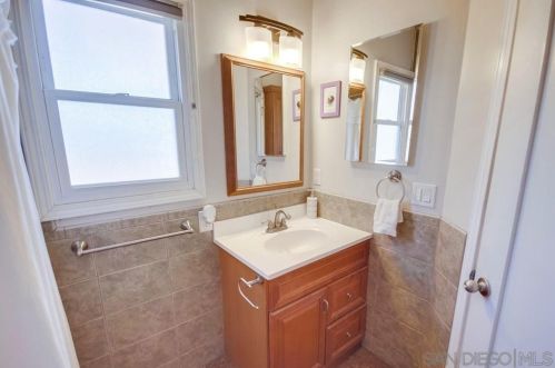 3082 Juniper St, San Diego CA 92104-5624 exterior