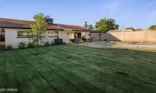 8649 Plz Ave, Scottsdale AZ 85250-6706 exterior