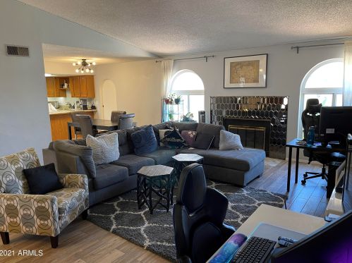 2316 Temple St, Chandler AZ  85224-2517 exterior