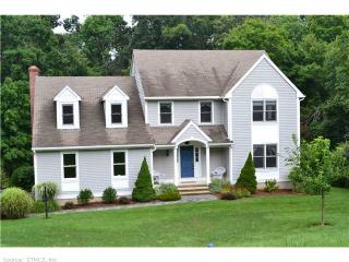 332 Charter Oak Rd, Southbury, CT 06488-1270
