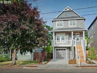 6562 Grand Ave, Portland, OR 97211-3054