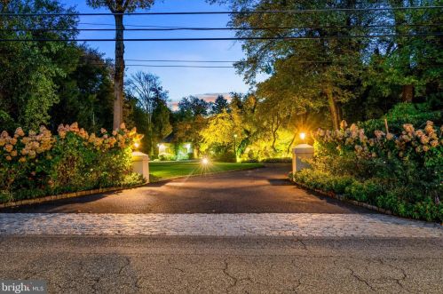 71 Tunbridge Rd, Haverford PA  19041-1038 exterior