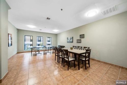 135 38th St, Union City NJ  07087-6085 exterior