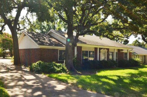 1732 Renee Dr, Hurst, TX 76054-3728