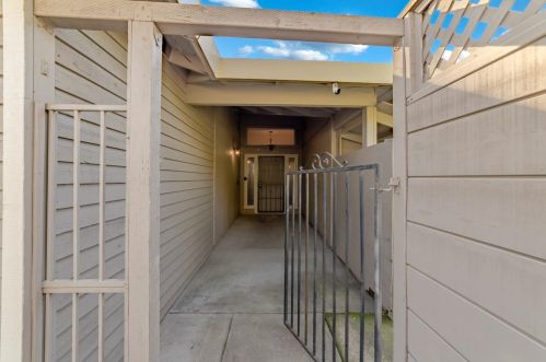 7144 Antelope Rd, Citrus Heights, CA 95621-1929