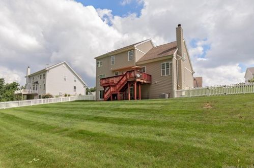 12 Independence Cir, Waterbury, CT 06762-3350