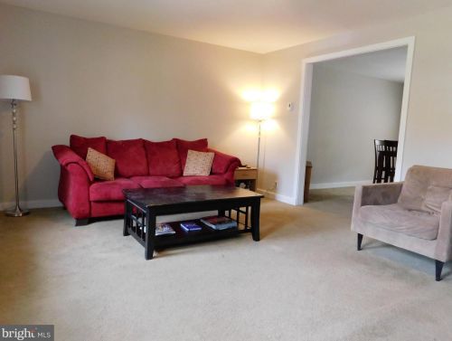 22 Bancroft Pkwy, Wilmington, DE 19805-3702
