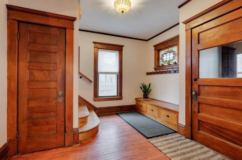 3132 4th St, Minneapolis, MN 55414-3318