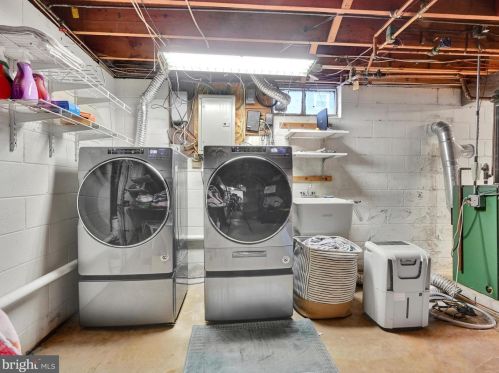 1246 Adams St, Pottstown PA  19464-2402 exterior