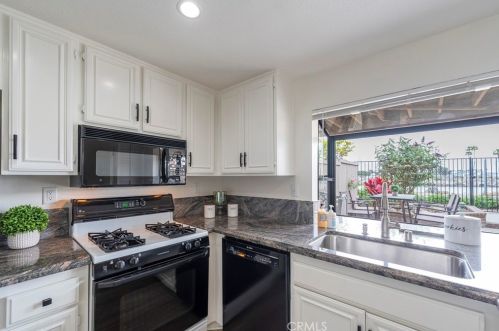 309 Regatta Way, Seal Beach CA  90740-5985 exterior