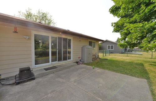 8249 57 Ave, Kenosha WI 53142-4758 exterior