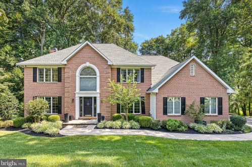 14 Stonebridge Dr, Hockessin, DE 19707-9182