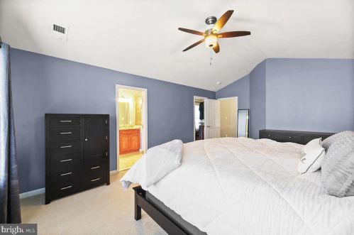 10056 Naughton Ct, Bristow VA  20136-3068 exterior