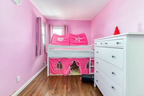 23 Corona Dr, Bethpage NY  11714-4547 exterior