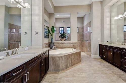 4249 Deephaven Ln, Naples FL 34119-8616 exterior