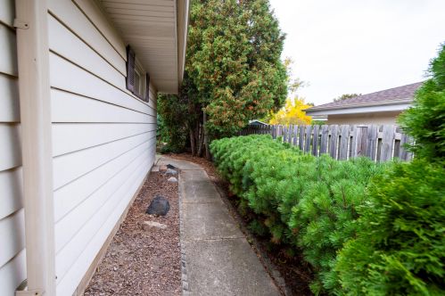 1810 Abbott Ave, Milwaukee WI 53221-3426 exterior