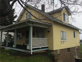 768 Sunset Dr, Freeport, PA 16229-1682