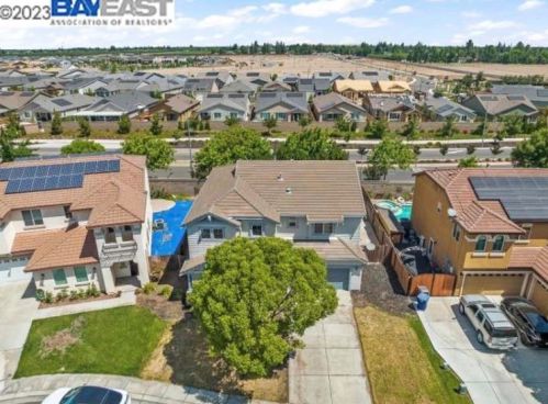 1015 Lucio St, Manteca CA  95336 exterior