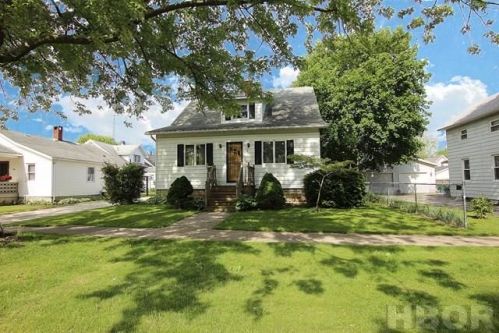 587 Maple St, Amsden, OH 44830-2177