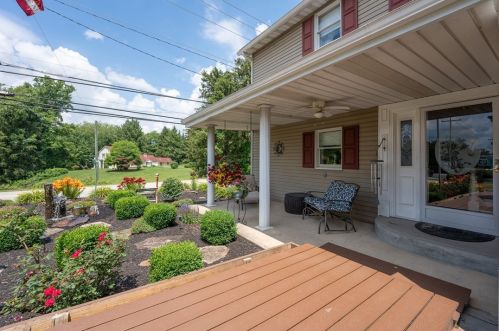 531 Leech Ave, Saltsburg PA  15681-8916 exterior