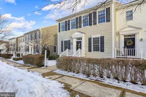 128 Summer Ln, Navy Sup Dpt, PA 17050-4161