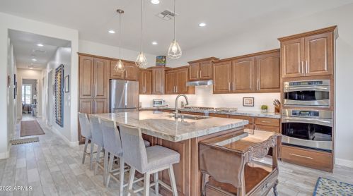6674 Jacqueline Way, Gilbert, AZ 85298-4212