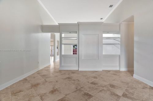 7090 5th Ave, Hialeah FL  33014-4952 exterior