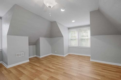 322 Crane Ave, Pittsburgh PA  15220-4035 exterior