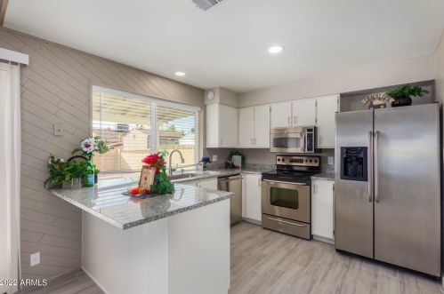 5623 Cochise Dr, Glendale, AZ 85302-1414