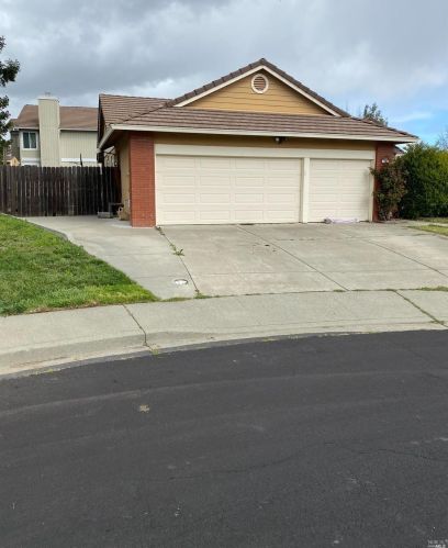 101 Goldenrod Ct, Vacaville, CA 95687-7286