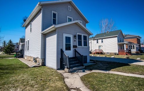 52 Scott St, Fond Du Lac, WI 54935-2377