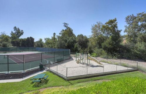 2169 Fiori Dr, Vista CA  92084-7737 exterior