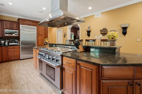 335 Veterans Hwy, Jackson Twp NJ  08527-2832 exterior
