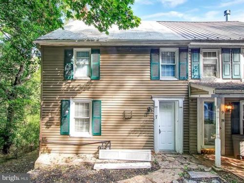 7 Main St, Railroad, PA 17355