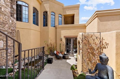 8038 38th Pl, Phoenix AZ  85042-9621 exterior