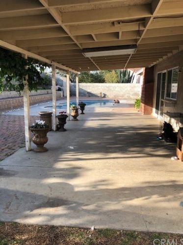 718 Idyllwild Ave, Rialto CA  92376-4816 exterior