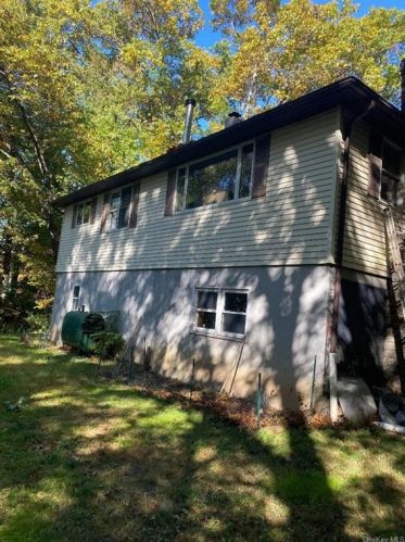 21 Grandview Dr, Mahopac NY  10541-4114 exterior