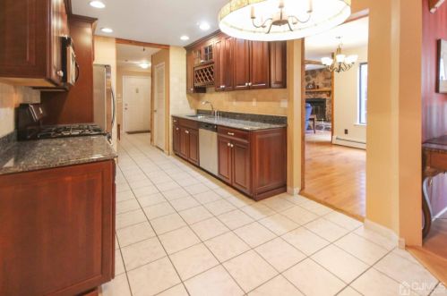 16 Sheffield Ct, East Brunswick NJ  08816-5660 exterior