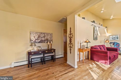 30 Greenfield Ave, Trenton NJ  08648-3828 exterior