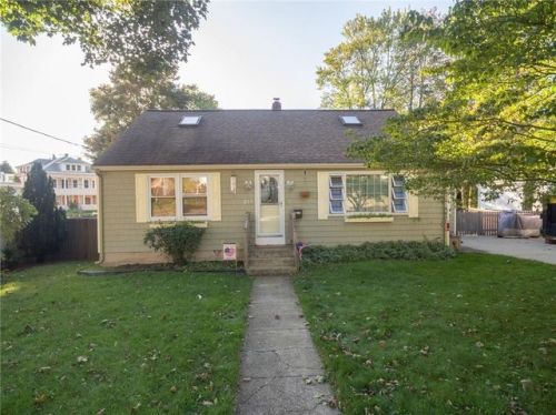 257 Orch St, Woonsocket RI  02895-5133 exterior