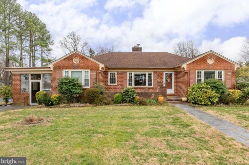 124 Longstreet Ave, Fredericksburg VA  22401-4013 exterior