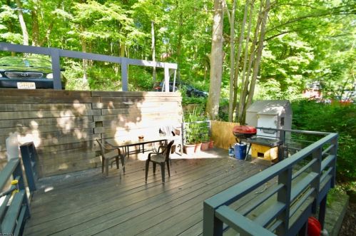 4 Clove Ave, Wantage NJ  07461-1902 exterior