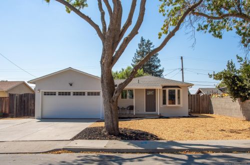 2073 Conway St, Milpitas, CA 95035-2660