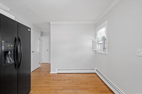 165 Clinton Ave, North Lindenhurst NY  11757-4127 exterior