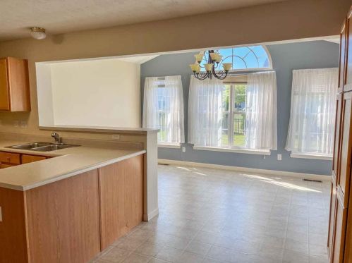 115 Springhouse Dr, Englewood OH  45322-8795 exterior