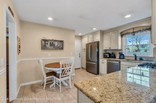 81 Oakland Dr, Bricktown NJ  08724-4560 exterior